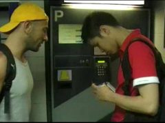 2 Người Đàn Ông Chơi Nhau Trong Nhiều Tư Thế Lạ