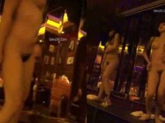 Ngắm Em Nhân Viên Karaoke Chơi Thoát Y Khoe Hàng Nóng