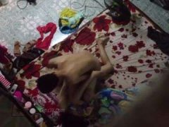 Lén Lút Nhìn Vợ Chồng Hàng Xóm Phang Nhau Để Thỏa Mãn Nhu Cầu